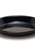 Plato hondo de peltre negro sin bordes