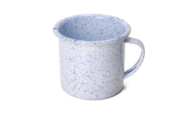 Taza de mesa de peltre blanco salpicado azul sin bordes