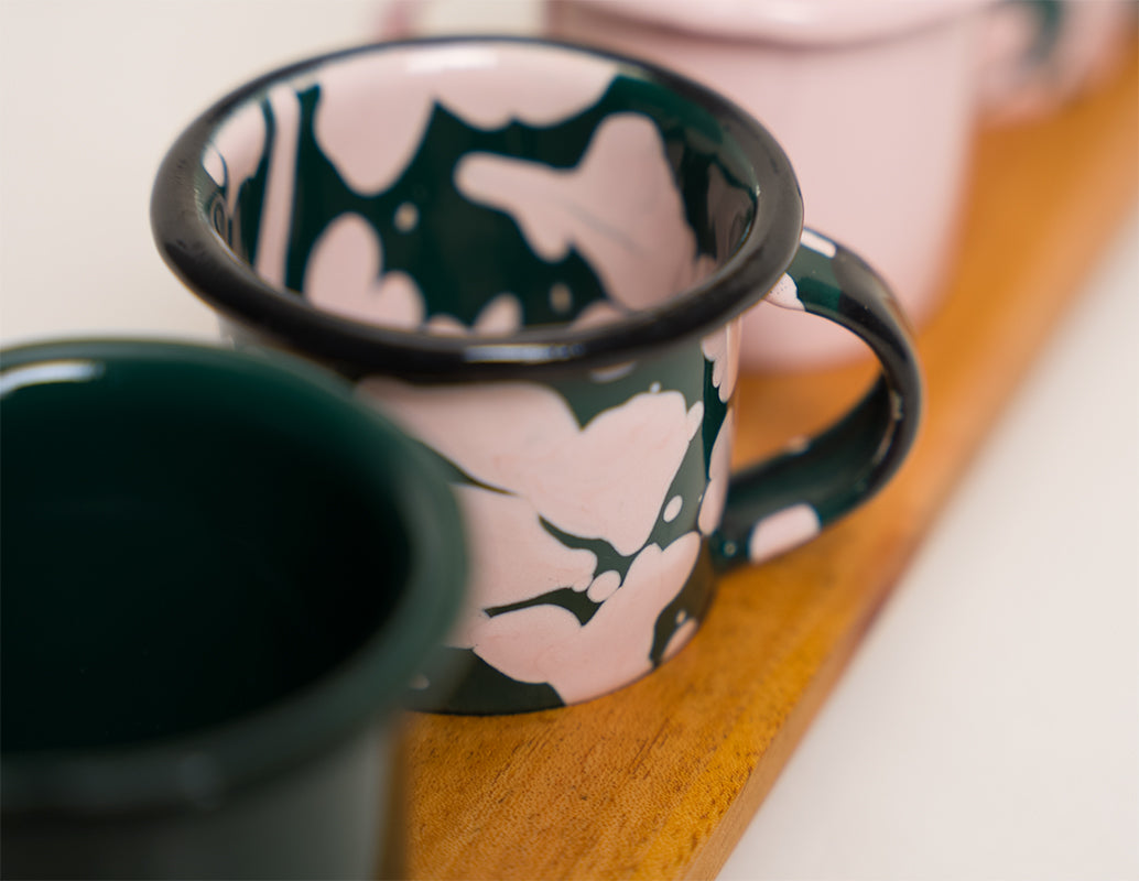 Set mezcalero verde y rosa con base de madera