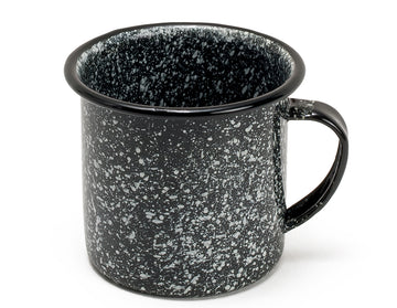 Taza de mesa de peltre negro salpicado blanco con borde negro