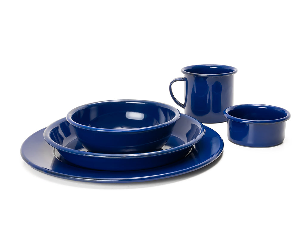 Vajilla de peltre azul cobalto sin bordes para 4 personas