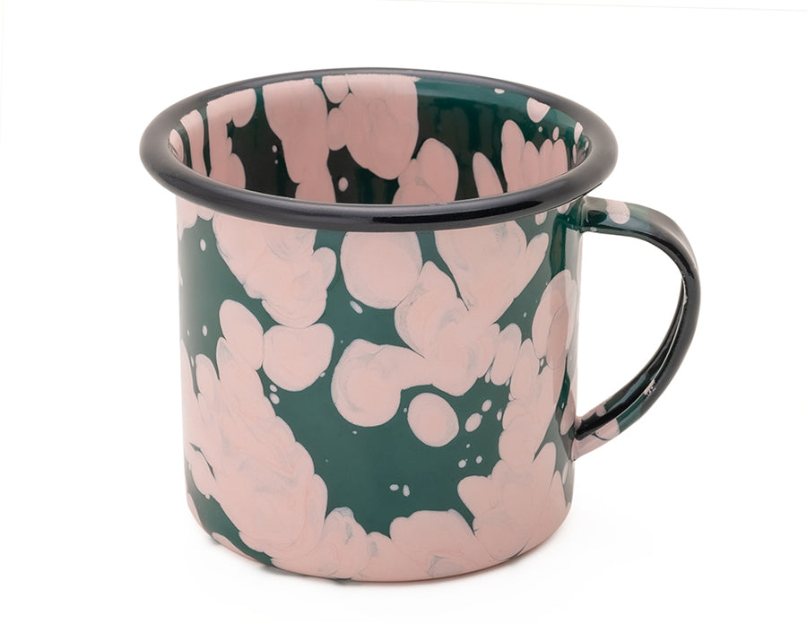 Taza de mesa de peltre verde con manchas rosas y borde negro